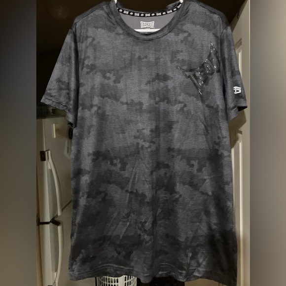 Men’s Size Large TapOut Black Camo Shirt - Picture 1 of 11